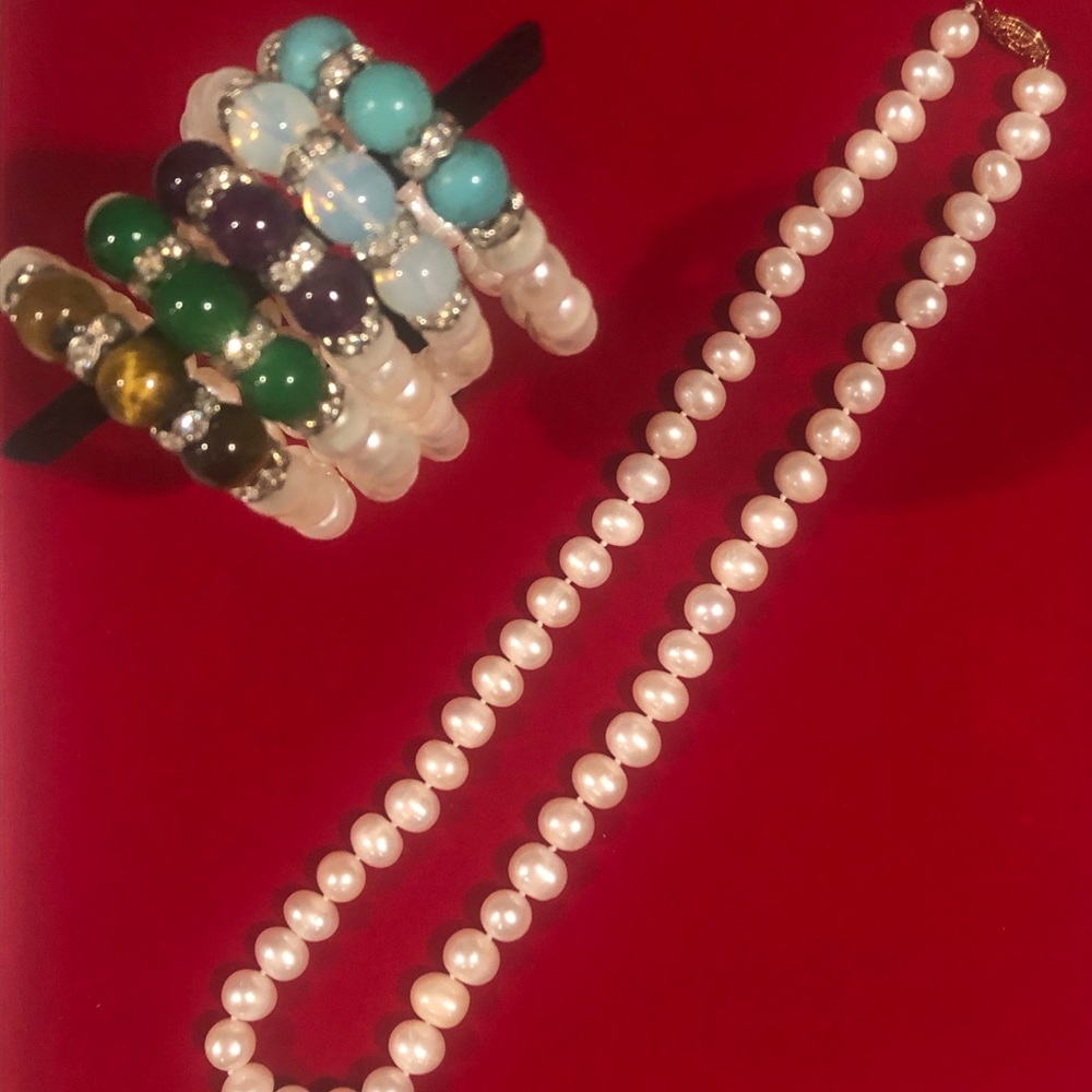 Genuine freshwater pearl necklace and bracelets